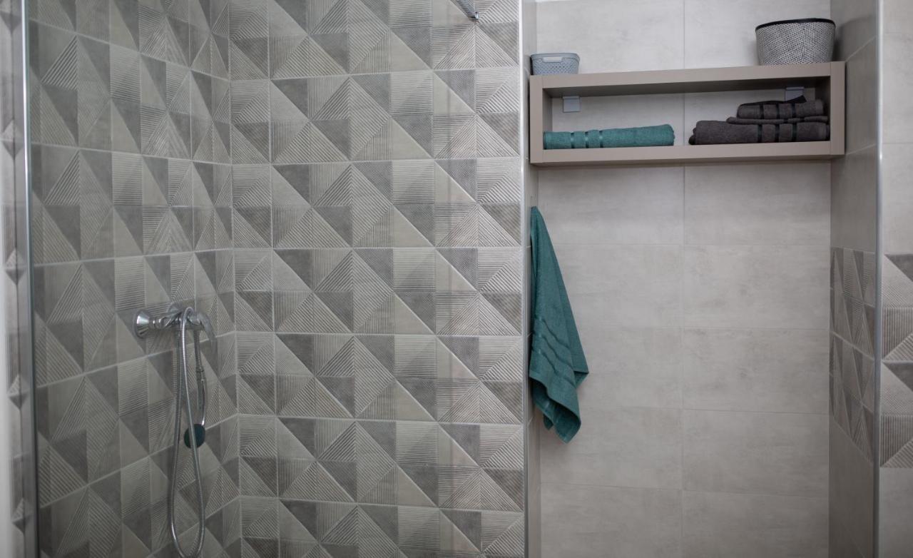 'Just Like Home' Apartment - With Private Parking Place Galaţi Exterior foto