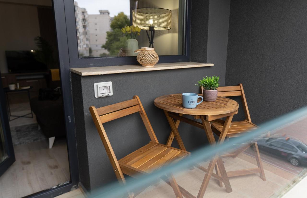 'Just Like Home' Apartment - With Private Parking Place Galaţi Exterior foto